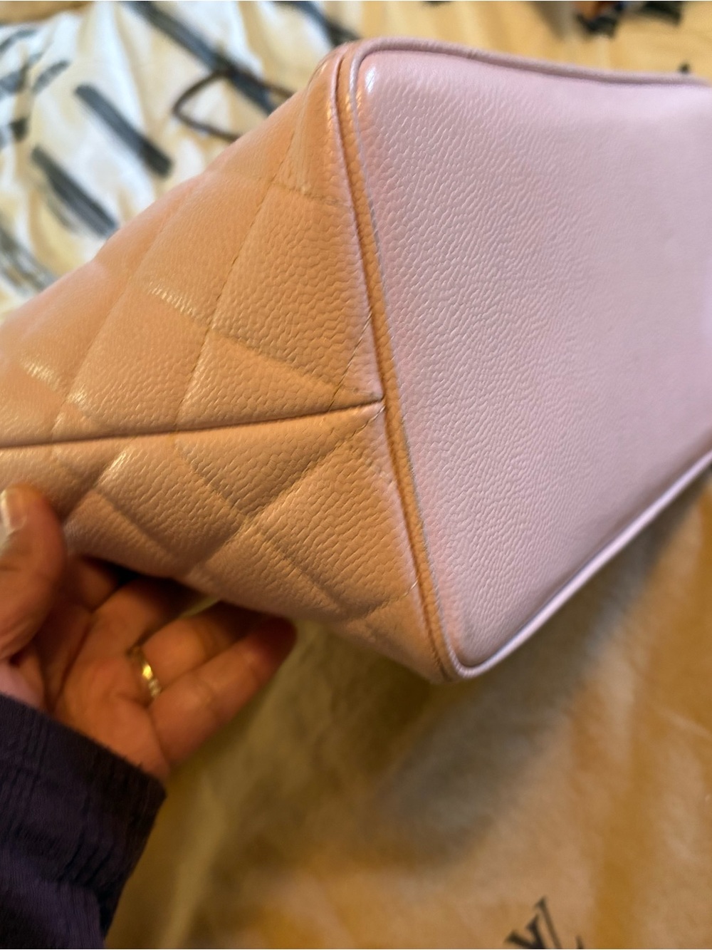 CHANEL Medallion Tote Caviar Leather - Picture 5 of 11